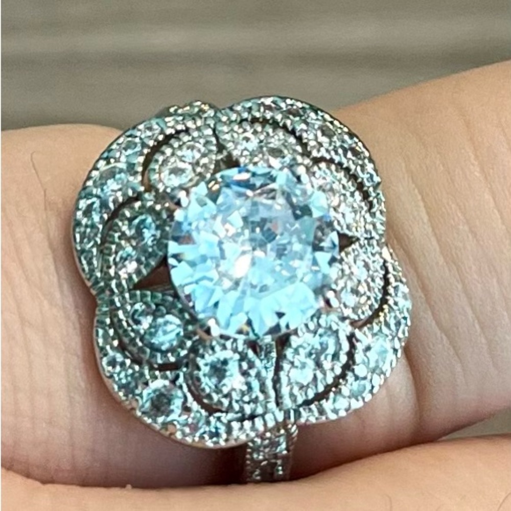 Sparkling  Floral Halo Ring - Silver Tone